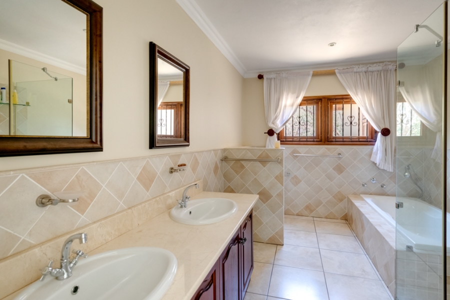 4 Bedroom Property for Sale in Cloudy Creek Free State